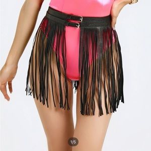 SHEIN Black fringe decor double buckle belt